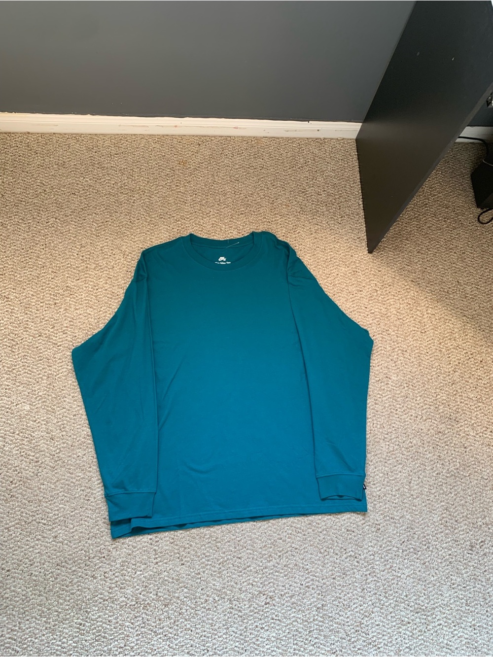 Nike Men's Long Sleeve Crewneck Shirt - Teal Blue